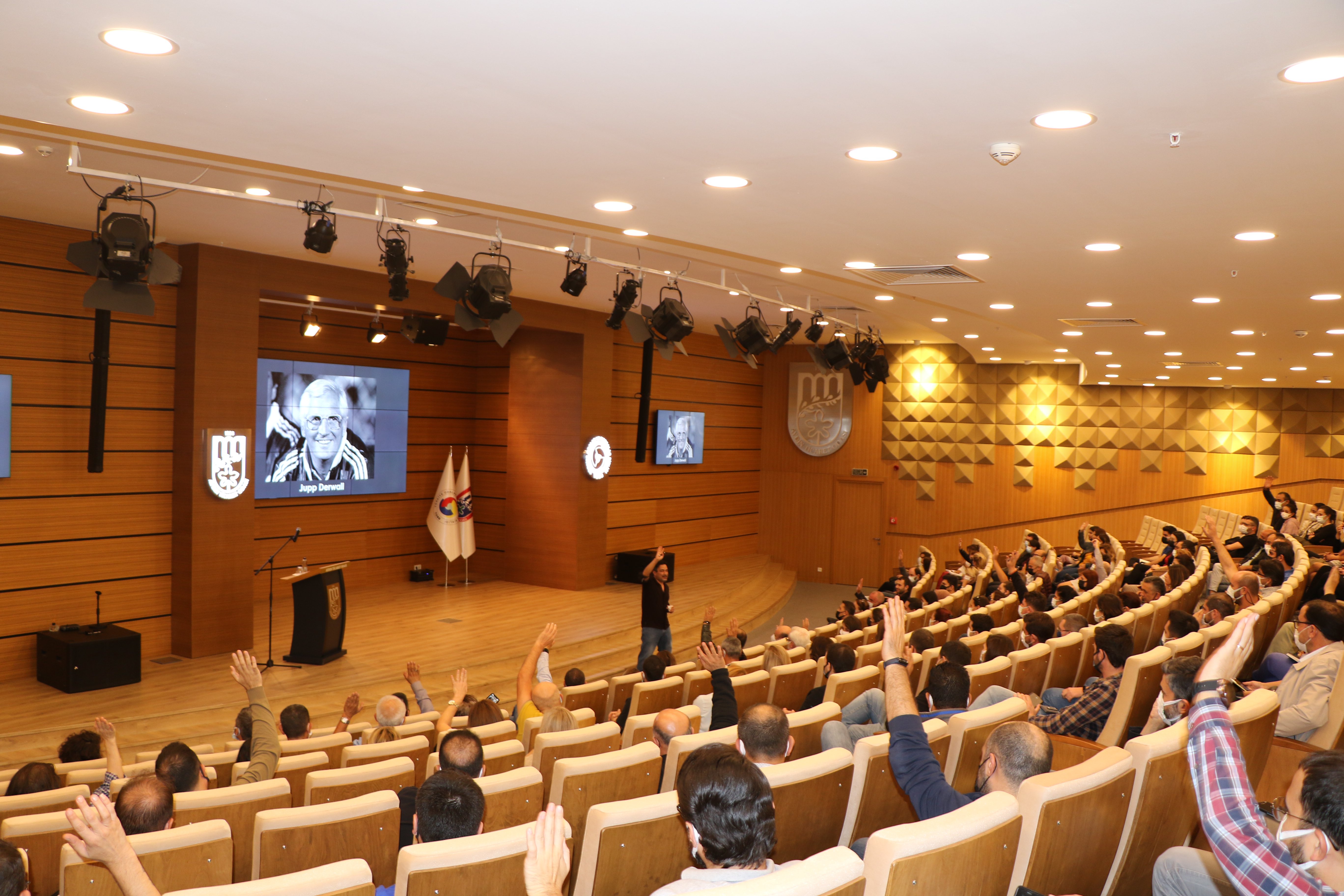 AYTO AKADEMİ,  BU YIL KAPILARINI AHMET ŞERİF İZGÖREN İLE AÇTI