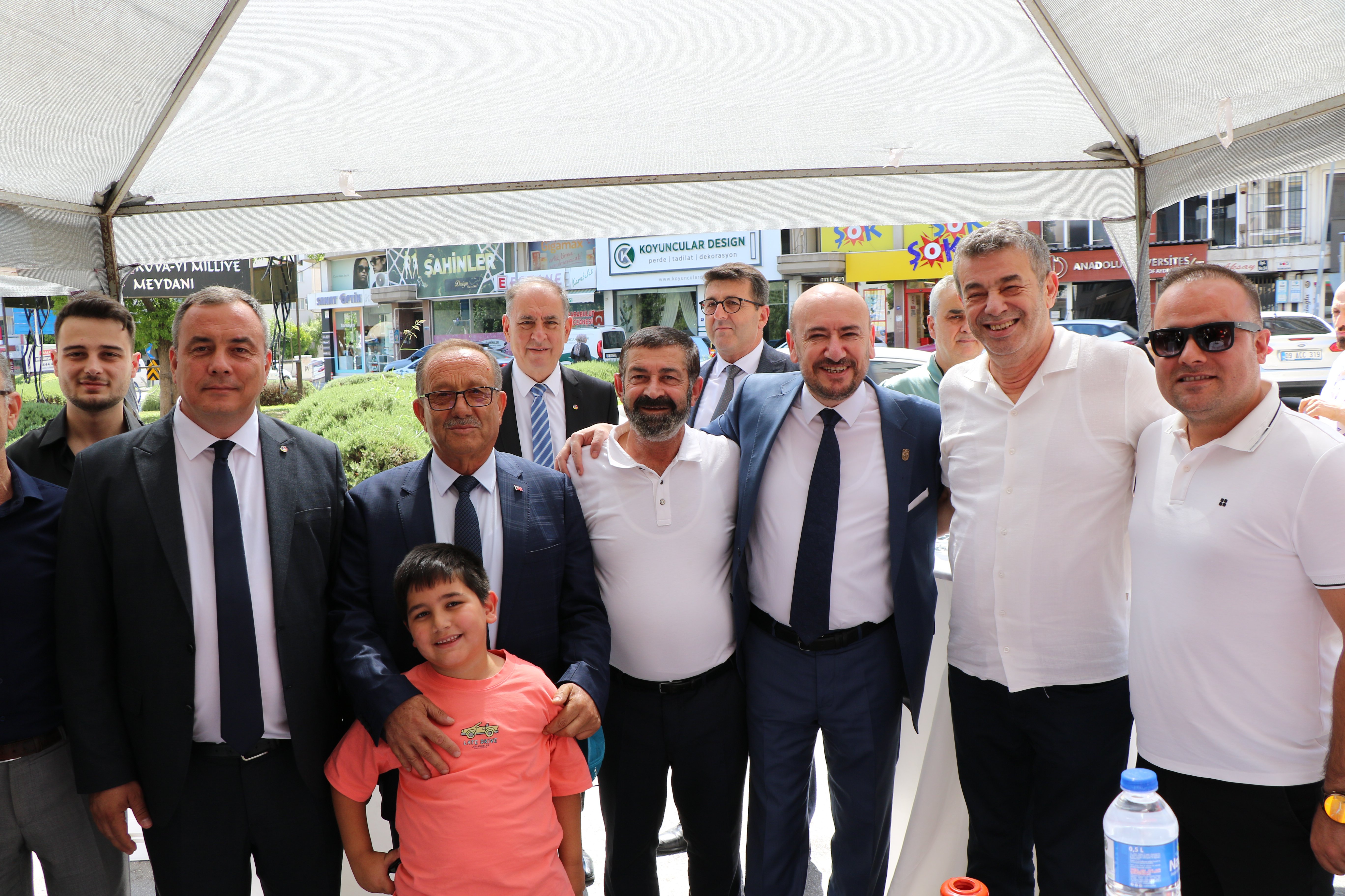 Başkan Ülken, Olivette İncir Zeytin ve Zeytinyağı Mağazası'nın açılış törenine katıldı