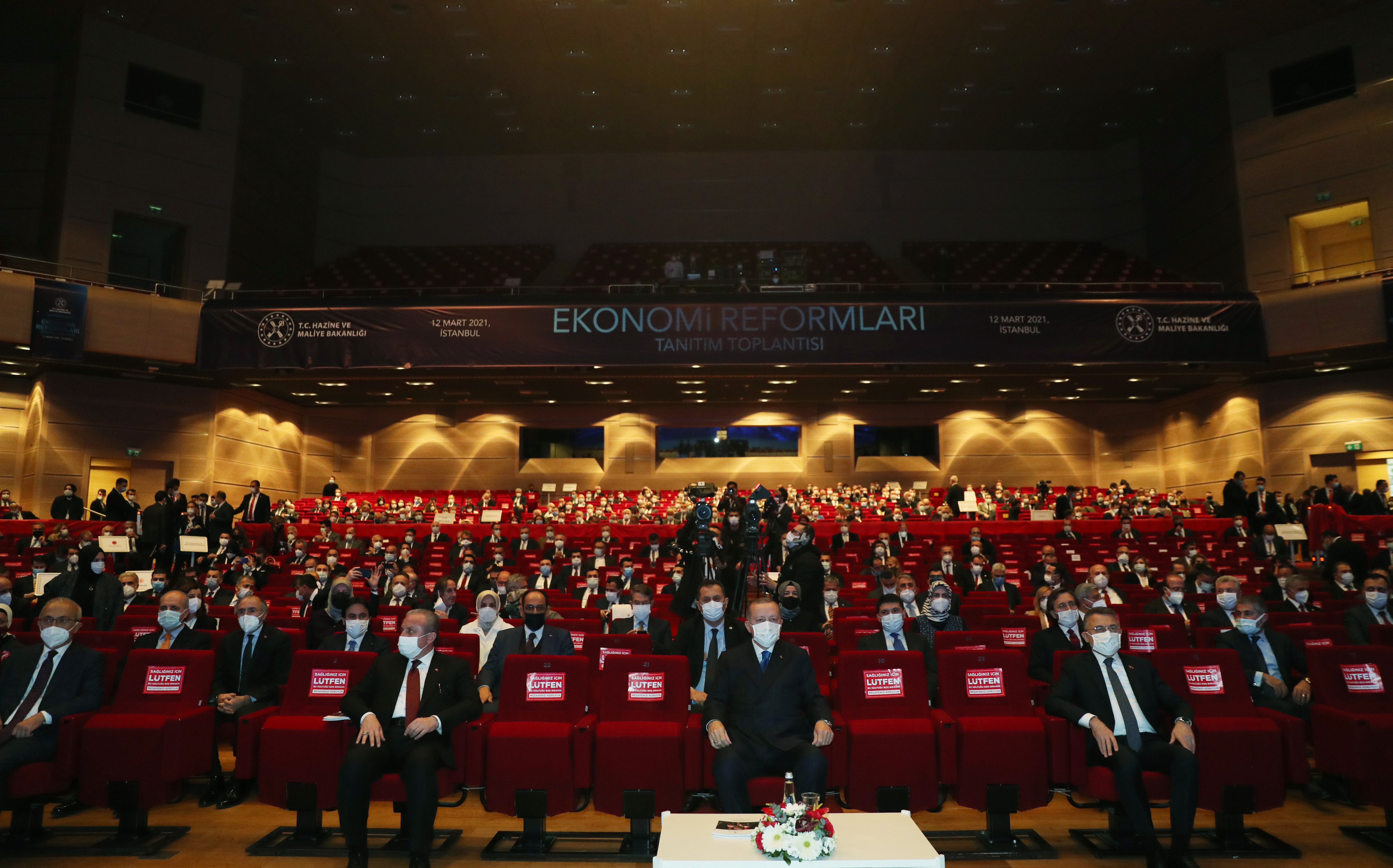 TOBB Yönetim Kurulu Üyesi ve Odamız Başkanı Hakan ÜLKEN, İstanbul Haliç Kongre Merkezi’nde düzenlenen Ekonomi Reformları Tanıtım Toplantısı’na katıldı.