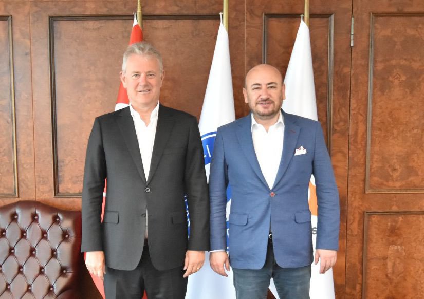TOBB Yönetim Kurulu Üyesi ve Odamız Başkanı Hakan ÜLKEN, İzmir Ticaret Odası Başkanı Mahmut ÖZGENER’i makamında ziyaret etti.