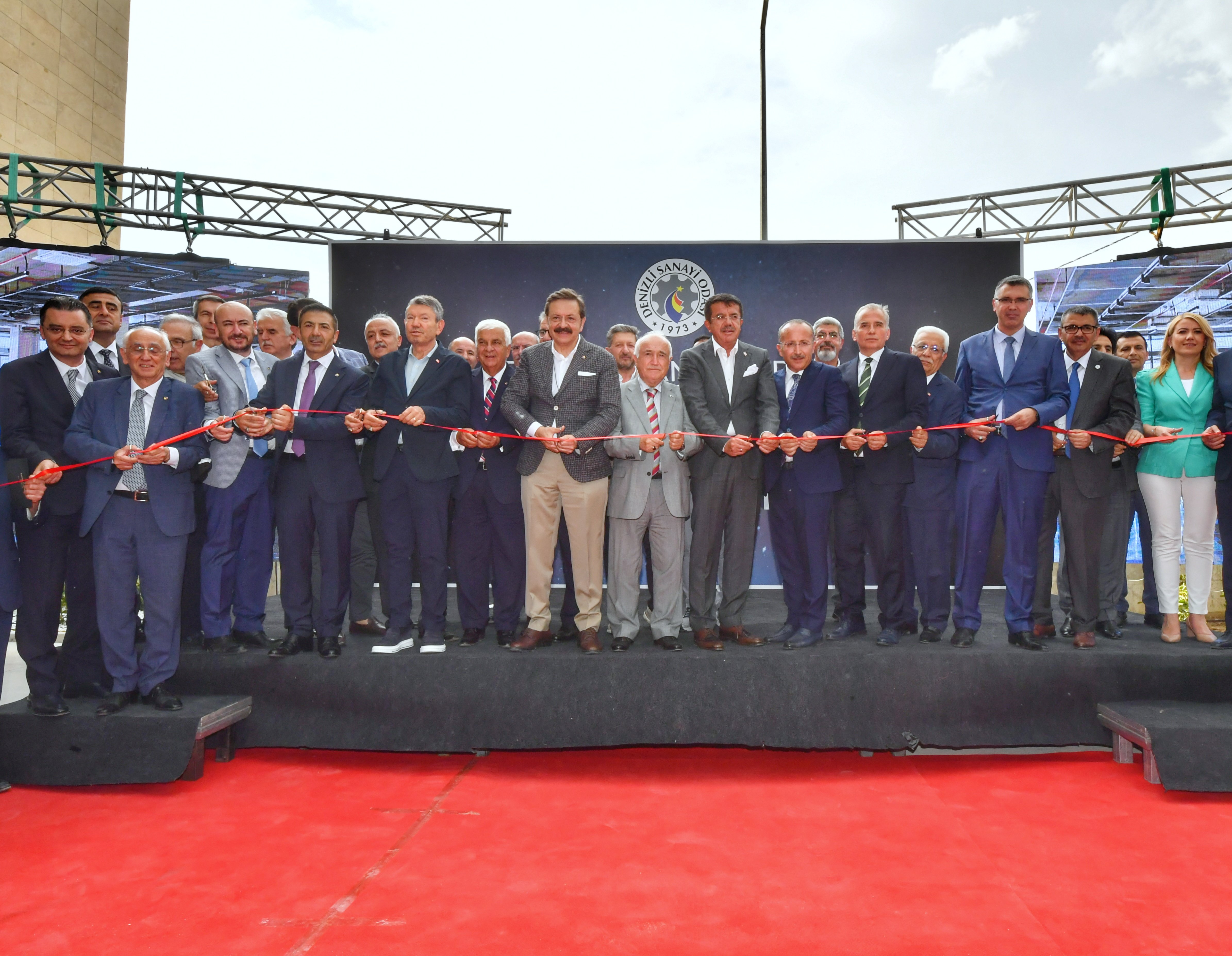 TOBB Yönetim Kurulu Üyesi ve Odamız Başkanı Hakan ÜLKEN, TOBB Başkanımız Sayın M. Rifat HİSARCIKLIOĞLU’ nun teşrifleriyle gerçekleştirilen Denizli Sanayi Odası Yeni Hizmet Binası Açılış Töreni’ ne katılım sağladı.