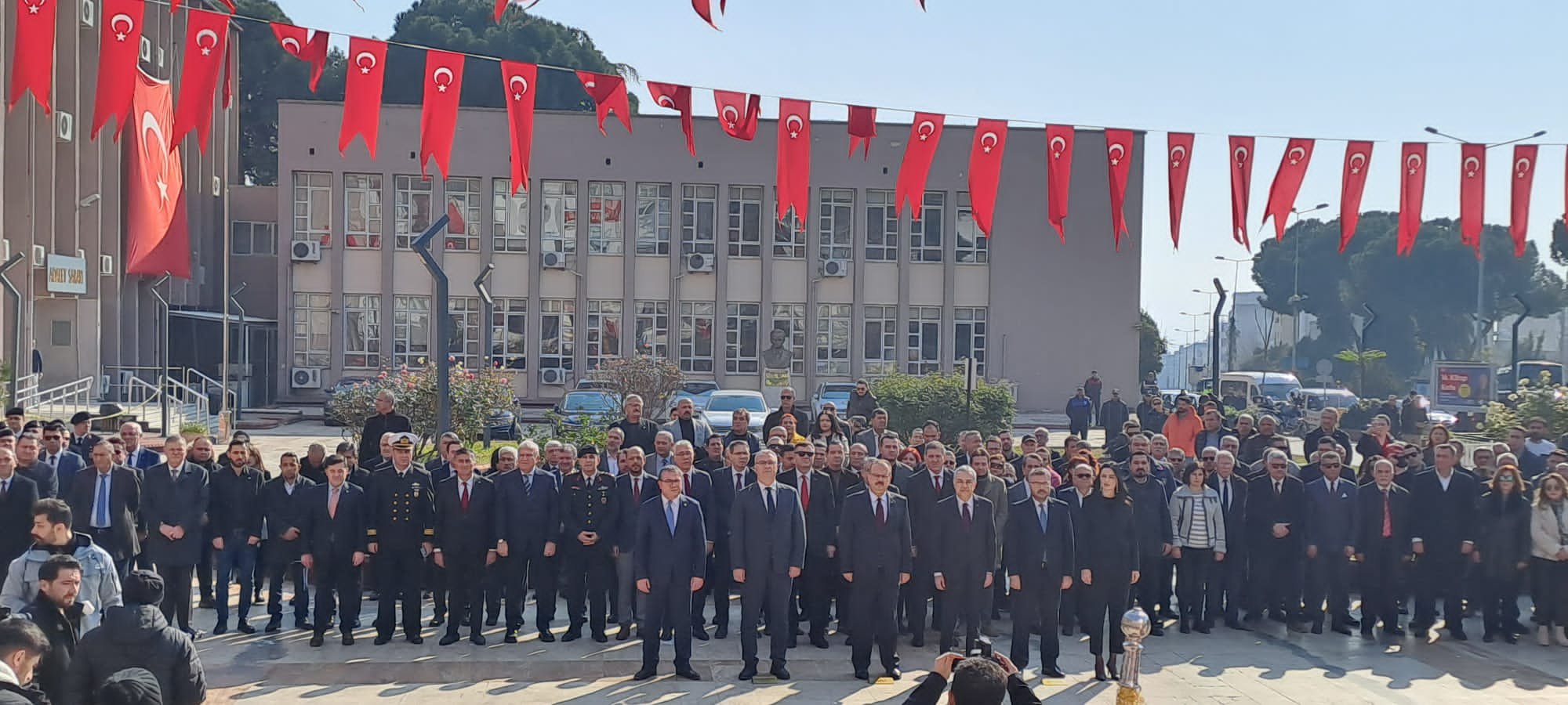 Odamız  Meclis Başkan Yardımcısı Semih Çakır, Türkiye Cumhuriyeti'nin kurucusu Gazi Mustafa Kemal Atatürk'ün 3 Şubat 1931'de Aydın'a gelişinin 93. yıldönümü nedeniyle düzenlenen Çelenk Sunma Töreni’ne katılım sağladı.