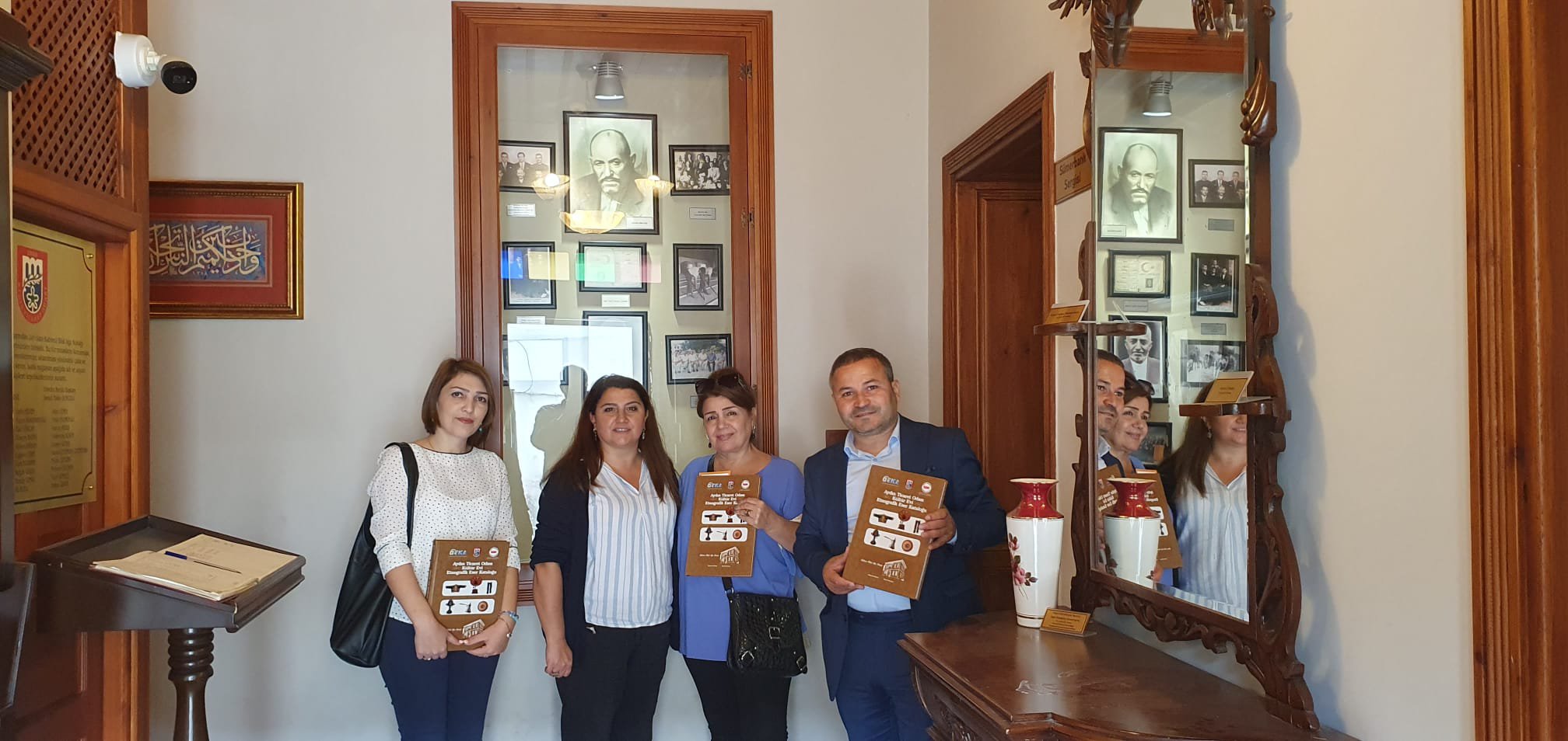 Azerbaycan Gegeli Belediye Başkanı Arkeolog Fariz Halilli, Akademisyen Shehla Halilli ve Habibe Aliyeva AYTO Kültür Evi'ne ziyarette bulundular.