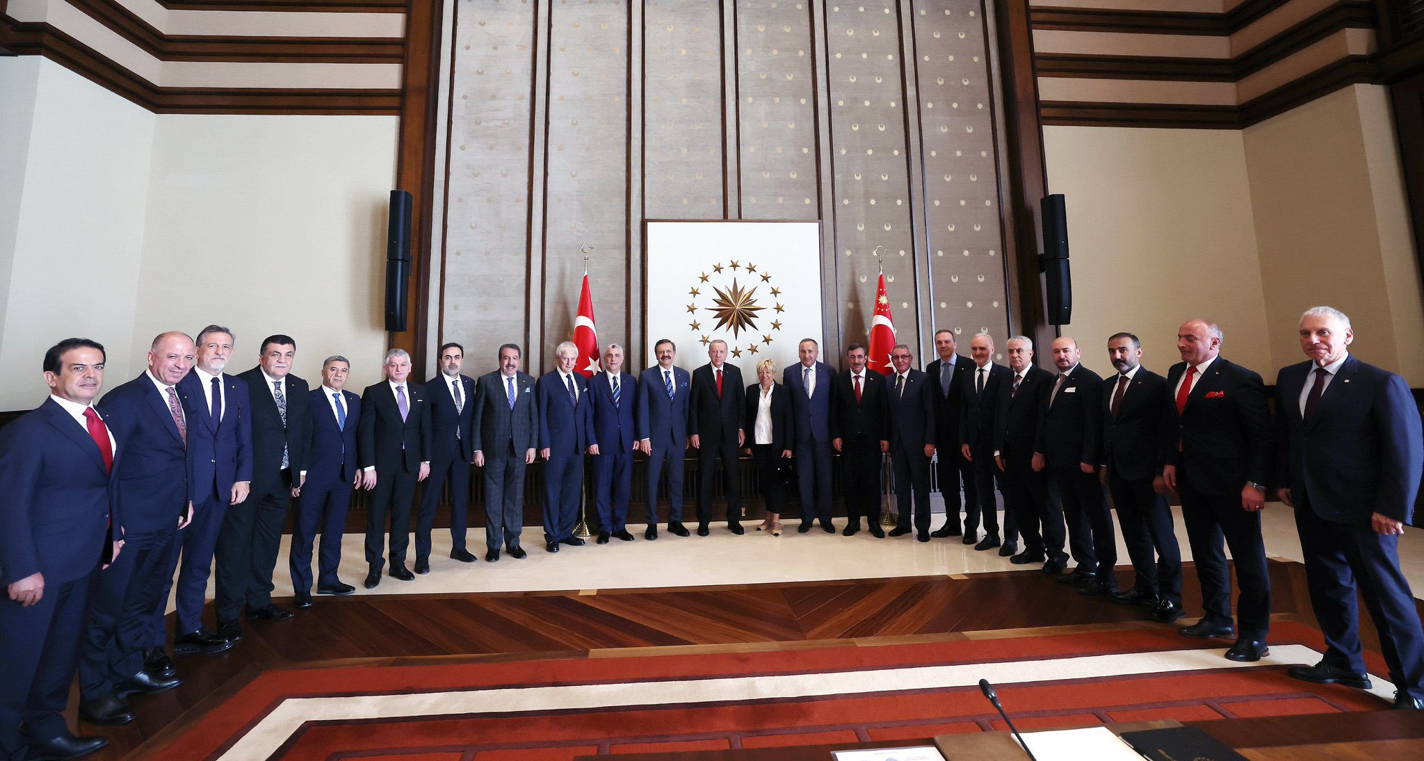 TOBB Yönetim Kurulu Üyesi ve Odamız Başkanı Hakan Ülken, TOBB Başkanımız Sayın M. Rifat Hisarcıklıoğlu başkanlığındaki Türkiye Odalar ve Borsalar Birliği (TOBB) Yönetim Kurulu ile Cumhurbaşkanı Recep Tayyip Erdoğan’ı ziyaret etti. Ziyarette iş dünyasının gündemindeki konular görüşüldü.